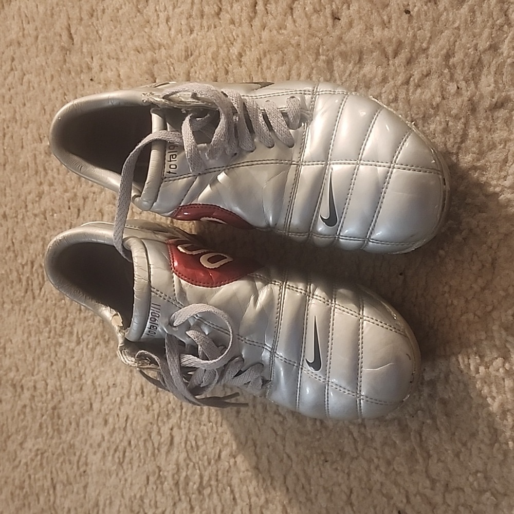 Nike T90